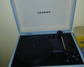crosley turn table