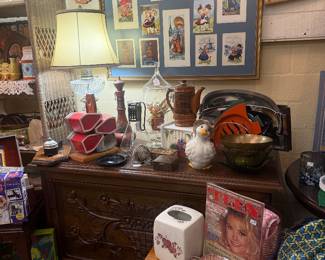 vintage collectible items, picnic basket, teapot, lamp