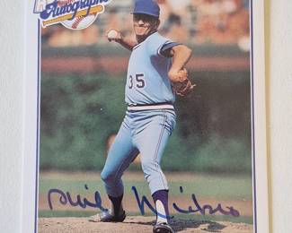 phil niekro auto closeup