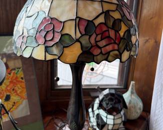 Stained Glass Table Lamp with Rose Motif