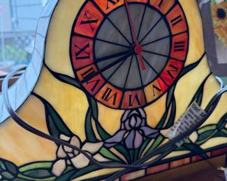 Dale Tiffany Stained Glass Floral Table Clock Lamp