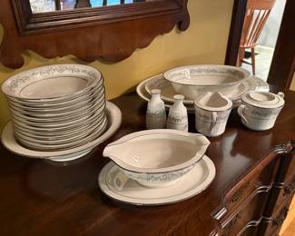 Noritake Ivory Parkridge China Serving Pieces And Bowls