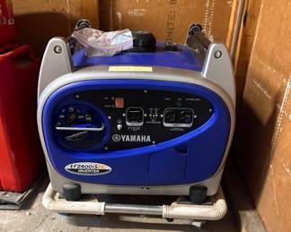 Low hour running generator LIKE NEW