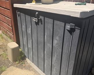 Storage bin