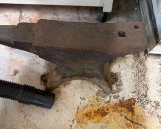 Heave-duty vintage metal bencd anvil with aged patina. Great workshop, garage, blacksmith, tool collector, or industrial decor item.