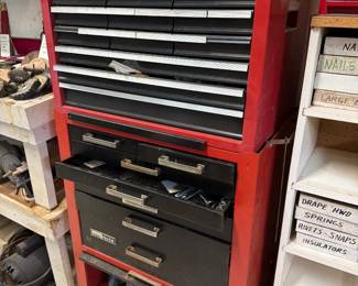Large 2 piece rollig tool chest with multiple drawers, empty. Great garage/workshop storage piece for mechanics, handymen, or tool collectors. 