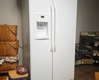 GE Side by Side Refrigerator