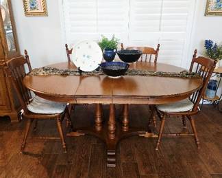 Tell City Maple Dining Table and Chairs