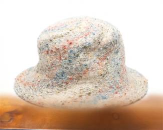 220 124Aspeckledknitbuckethatcreamwoolblend
