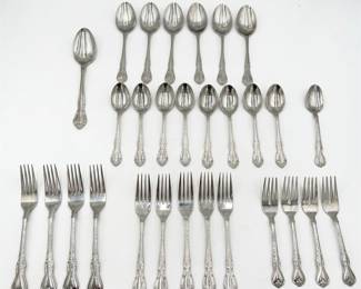 266 136Aornatefloralstainlessflatwareassortment