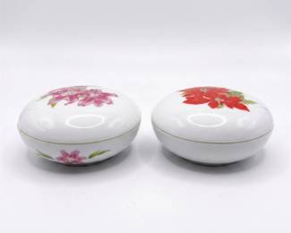 209 119Apairporcelaintrinketboxeslilypoinsettia