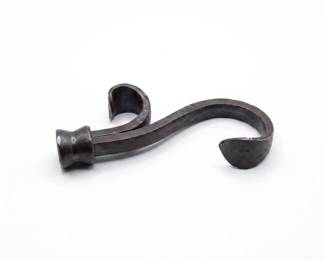 252 266scrolledmetalcurtainrodbracket
