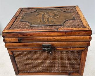 156 311vintagewovenbamboorattanstorageboxpalmtreemotif