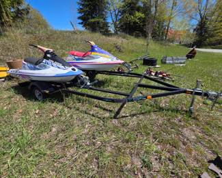 trailer & free jets skis - use them for parts