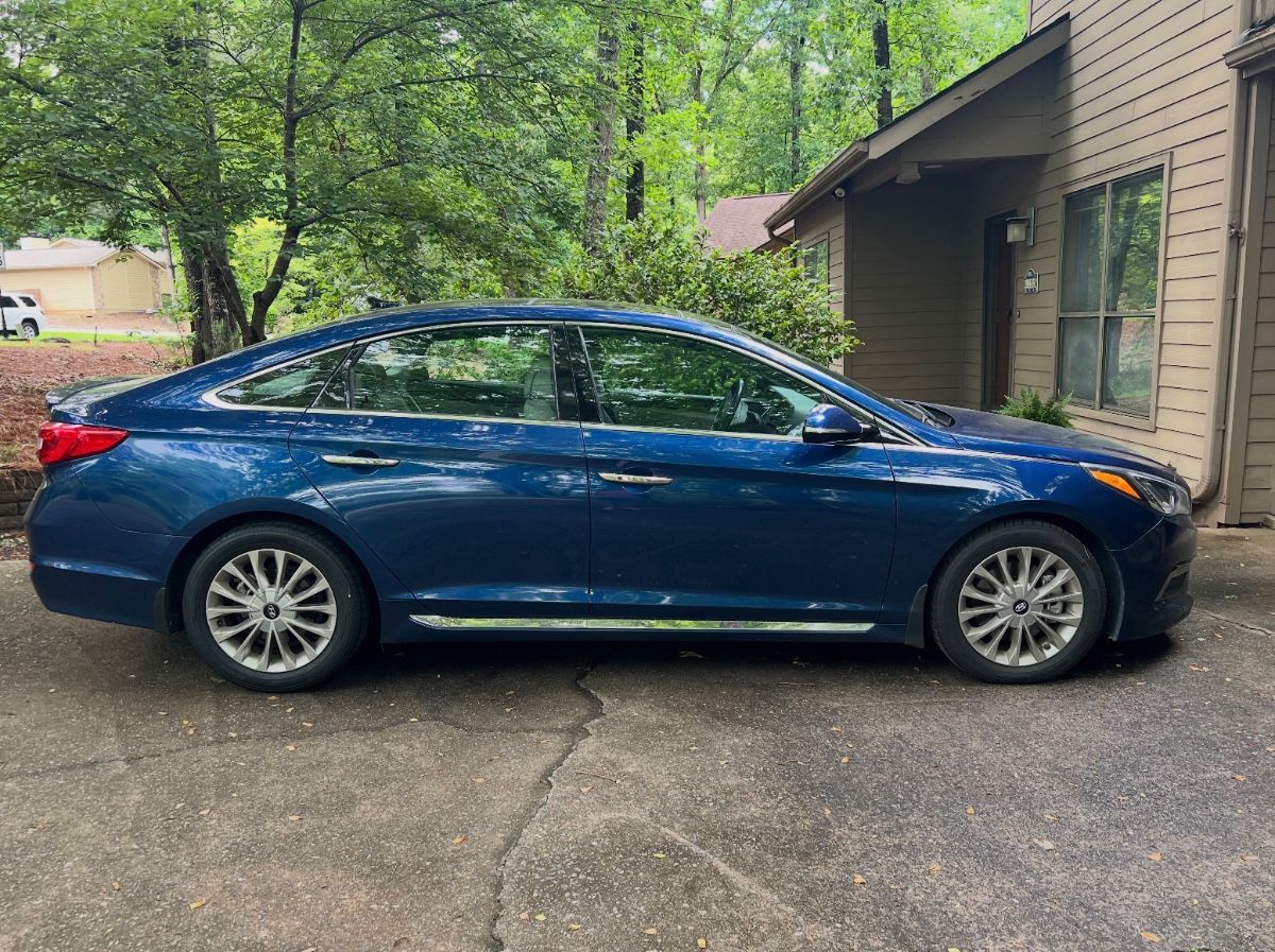 2015 Hyundai Sonata     Sport Limited Sedan  4-Cylinder.  2.4 Liter Auto, 6-Spd w/Shiftronic & Drive Mode Select Drivetrain: FWD *Original Owner *Garage Kept *Meticulous  *Only 99,500 miles *Blue Exterior *Leather Tan Interior *Heated seats *Air conditioned seats *Panoramic Sun roof   and much more features!