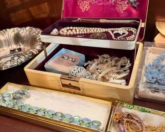 Vintage costume jewelry and faux pearls 