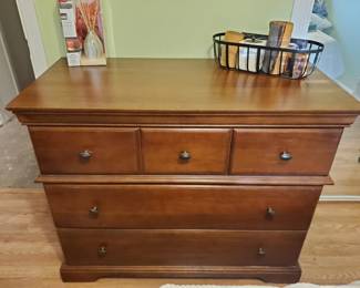 bedroom dresser