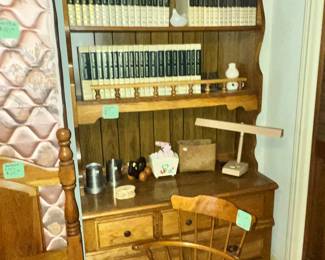 MAPLE DRESSER & SHELF HUTCH