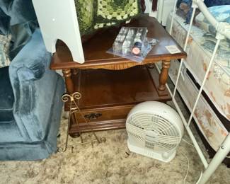 SQUARE END TABLE