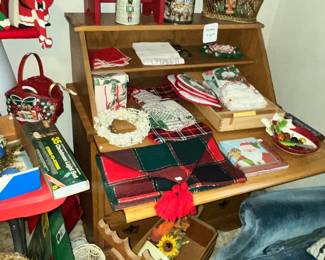 DROP-LID DESK