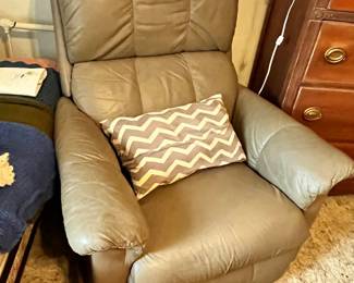 LEATHER RECLINER
