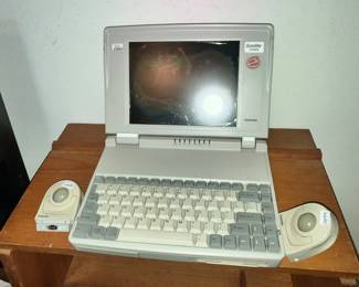 VINTAGE TOSHIBA SATELLITE T1910 LAPTOP