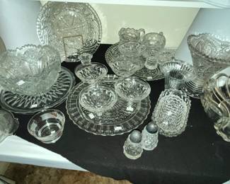 GLASS & CRYSTAL SERVING PIECES