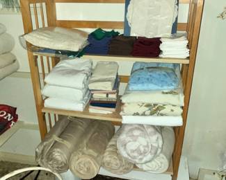 SMALL SHELF w/ LINENS
