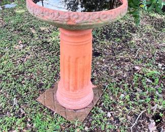 NICE BIRDBATH