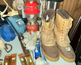 OUTDOOR BOOTS, VINTAGE COLEMAN LANTERN