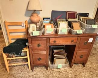 VINTAGE KNEEHOLE DESK