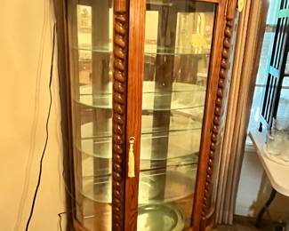 MATCHING SOLID OAK CURVED GLASS CHINA w/ BARLEY TWIST TRIM & GLASS SHELVES