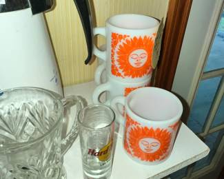 VINTAGE "MOD" COFFEE CUPS