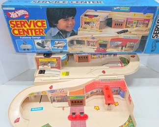 Hot Wheels Service Center Playset
