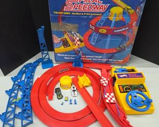 Hot Wheels Spiral Speedway Set