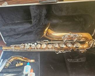 Bundy Tenor Saxophone third image