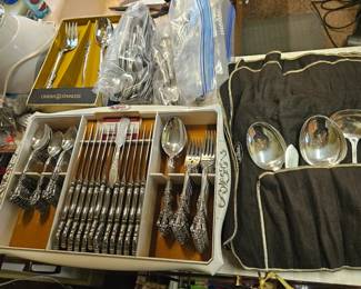 Oneida Stainless Flatware Set