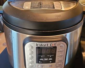 Instant Pot Duo Pressure Cooker