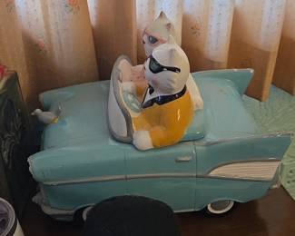 Kitsch Cats in Convertible Planter