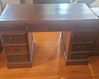 Mahogany Kneehole Desk