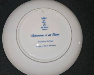 Berlin Design Christmas Plate second image