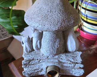 Frog Mushroom Fountain Nozzle Cover third image