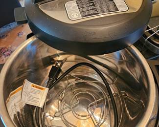 Instant Pot Duo Pressure Cooker second image