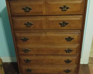 Vintage maple chest of drawers