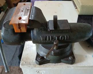 Vintage Wilton bullet vise