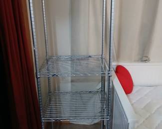 Tall wire shelf with rod