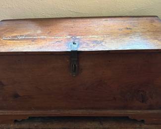 Primitive Chest - Good Hardware