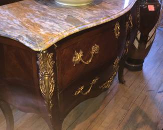 Beautiful marble, top Bombay chest of drawers with bronze mounts