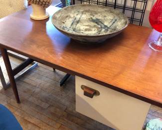 Jens Risom Desk