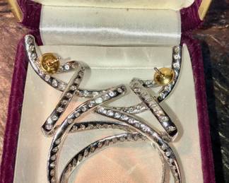 18k & diamond earrings 